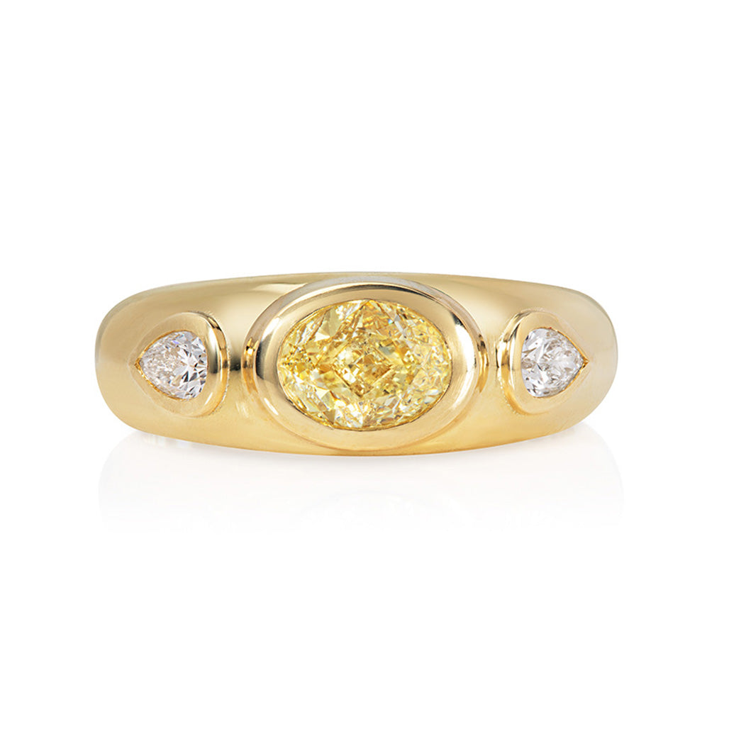 Flora worked on designs and renders to remodel her old engagement ring into a new bold design.