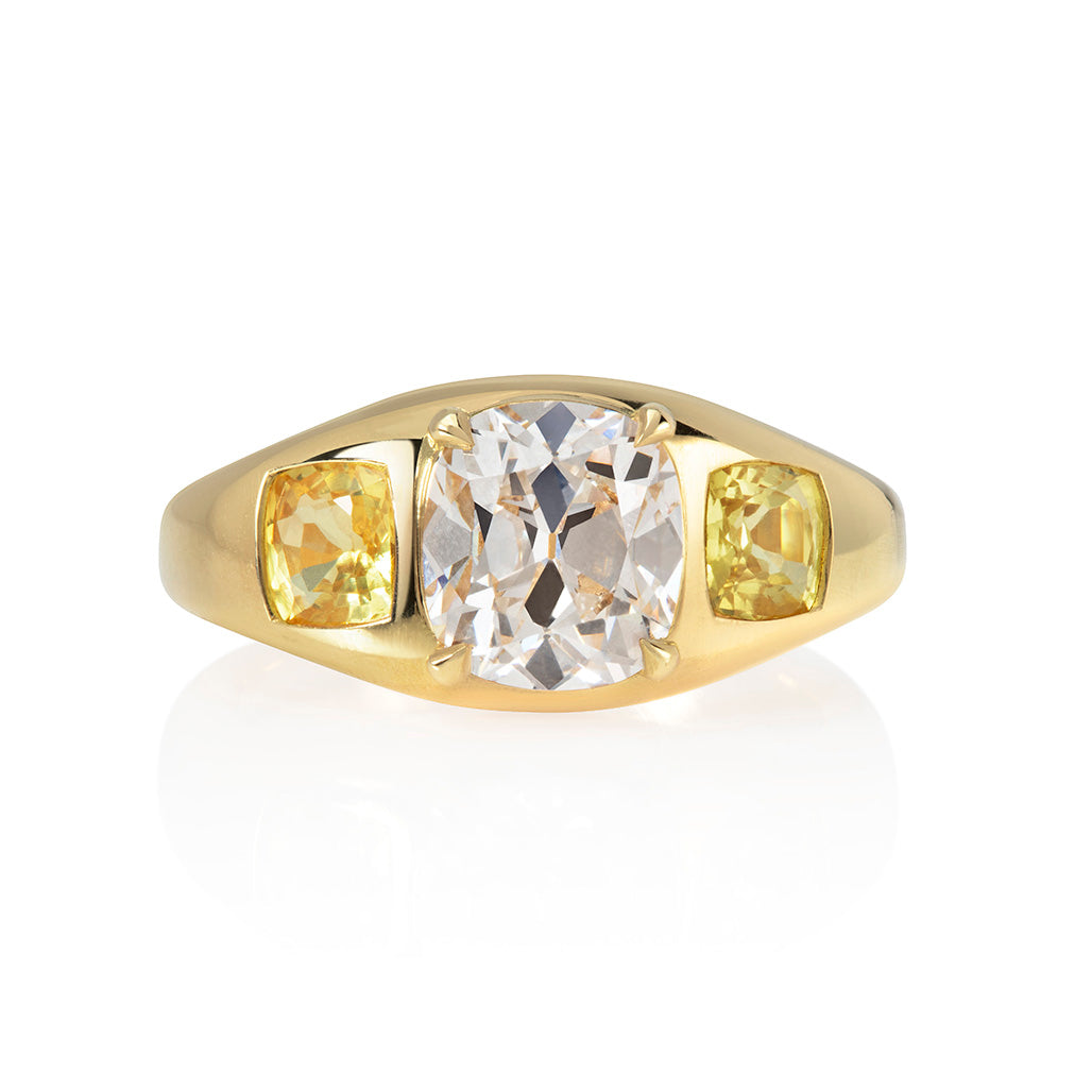 After testing a number of different designs through renders and resin models she selected a design inspired by an antique ring she had seen.